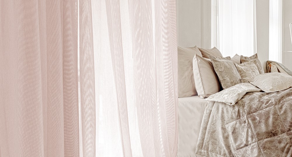 Какие шторы выбрать, если в доме кошка